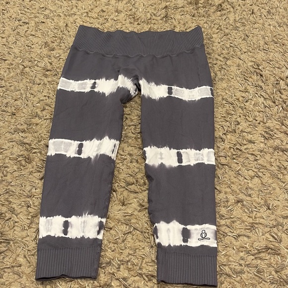 Phat Buddha Capri size M/L - Picture 3 of 6